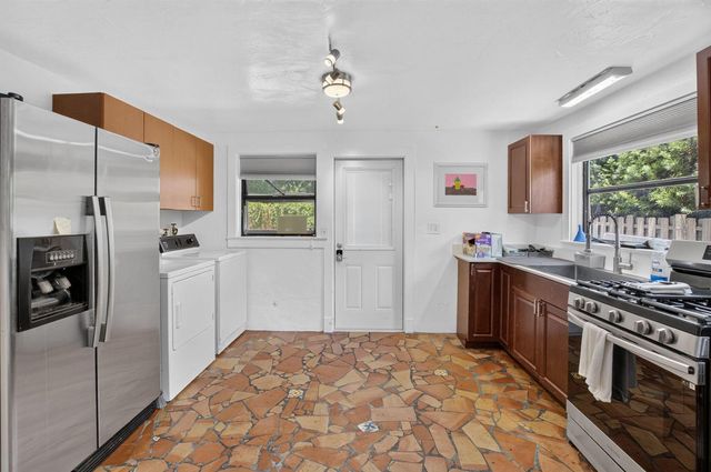 806 NE 2nd Avenue, Delray Beach, FL 33444