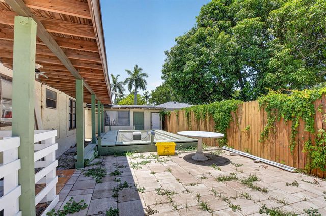 806 NE 2nd Avenue, Delray Beach, FL 33444