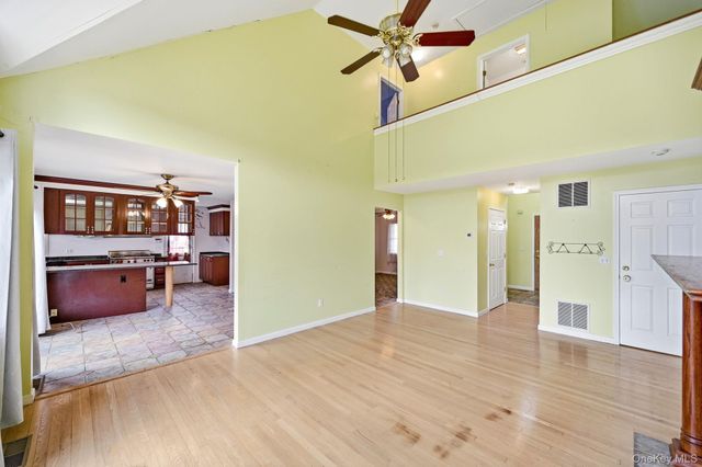 186 Violet Avenue, Poughkeepsie, NY 12601