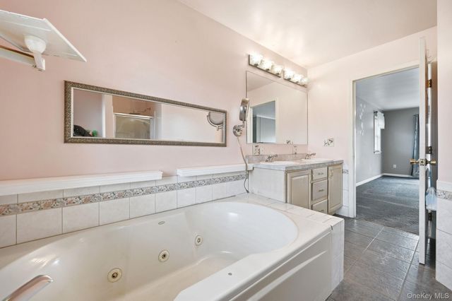 186 Violet Avenue, Poughkeepsie, NY 12601