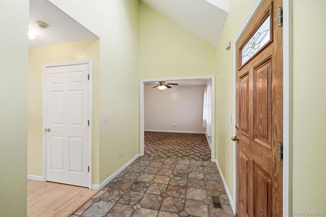 186 Violet Avenue, Poughkeepsie, NY 12601