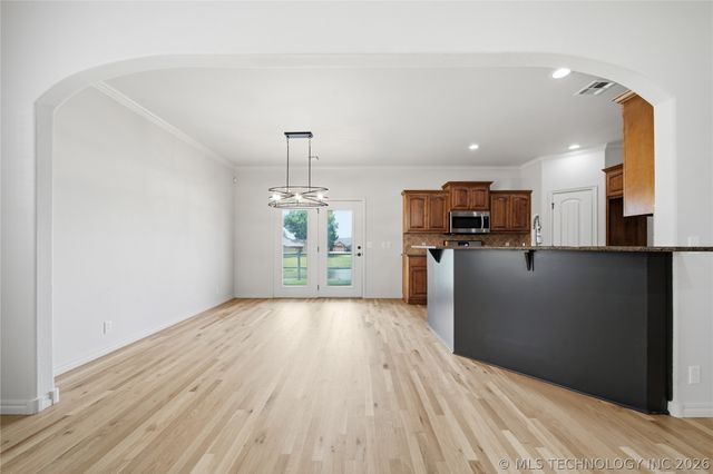 10722 Masters Circle, Jenks, OK 74037