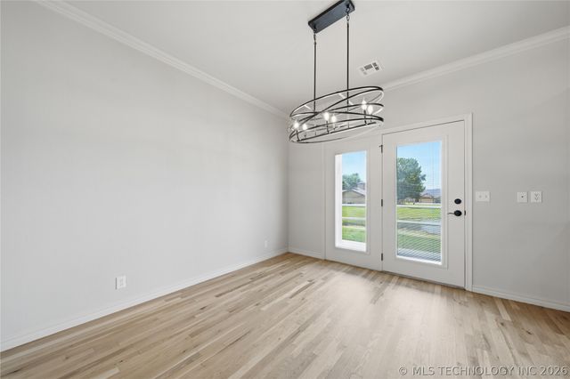 10722 Masters Circle, Jenks, OK 74037