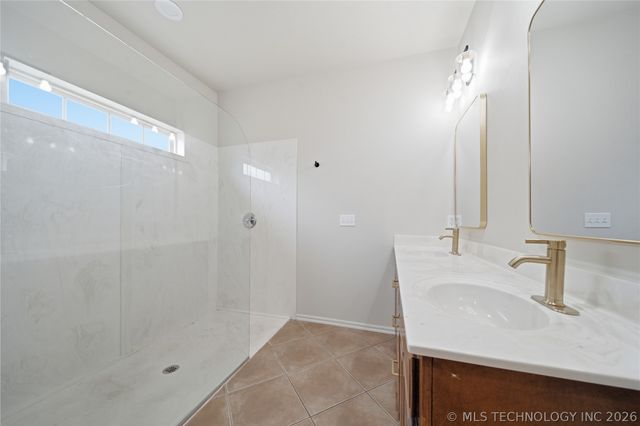 10722 Masters Circle, Jenks, OK 74037