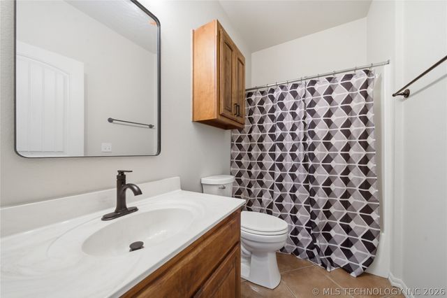 10722 Masters Circle, Jenks, OK 74037