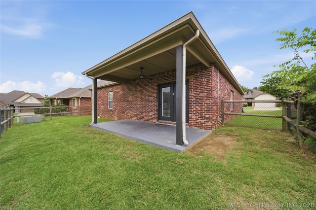 10722 Masters Circle, Jenks, OK 74037