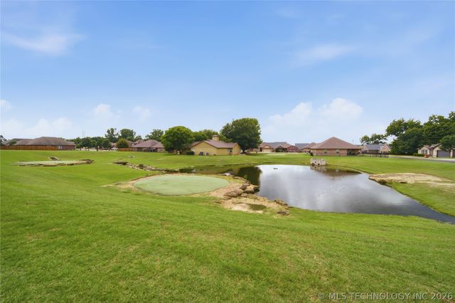 10722 Masters Circle, Jenks, OK 74037
