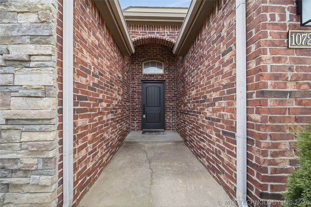 10722 Masters Circle, Jenks, OK 74037