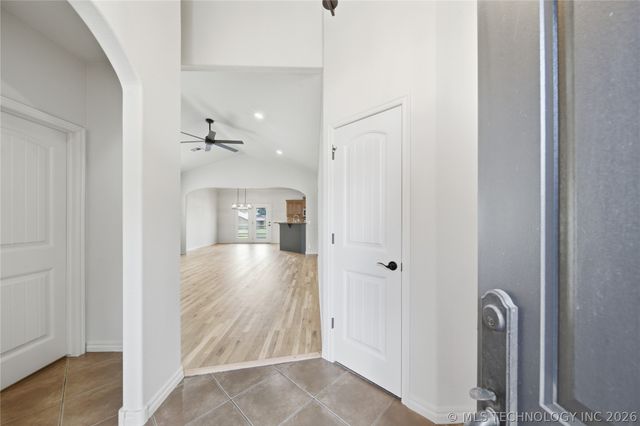 10722 Masters Circle, Jenks, OK 74037
