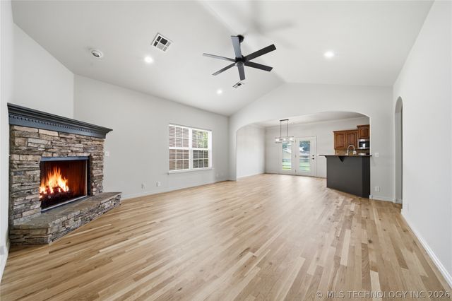 10722 Masters Circle, Jenks, OK 74037