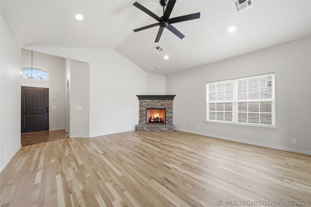 10722 Masters Circle, Jenks, OK 74037