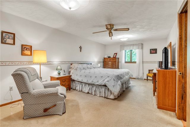 454 Cherokee Dr, Center Twp, PA 16001