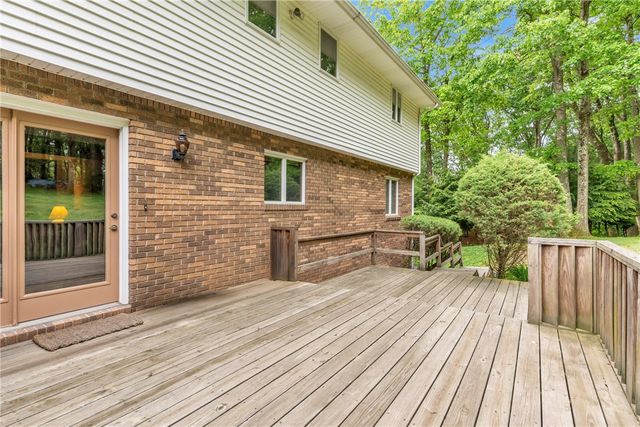 454 Cherokee Dr, Center Twp, PA 16001