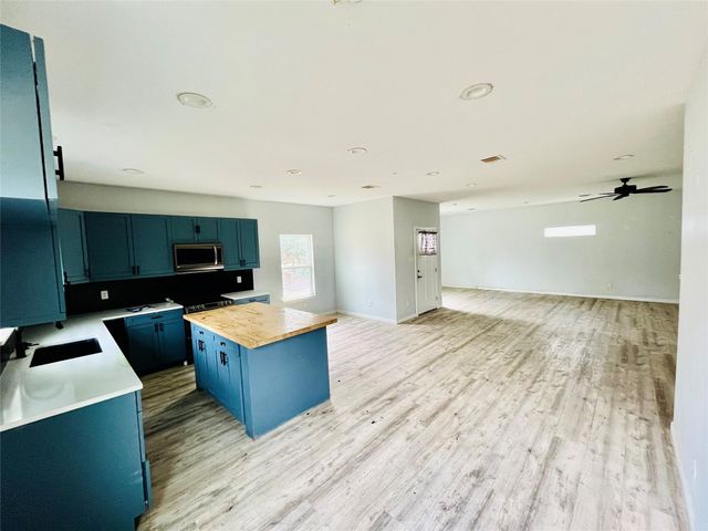 602 Big Deer Drive, Crosby, TX 77532