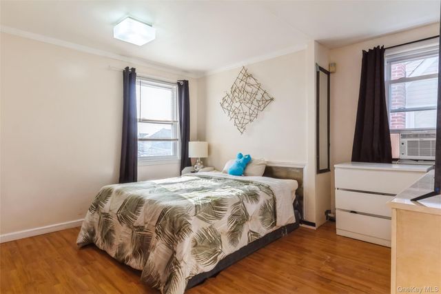 91 Grant Drive E, Valley Stream, NY 11580