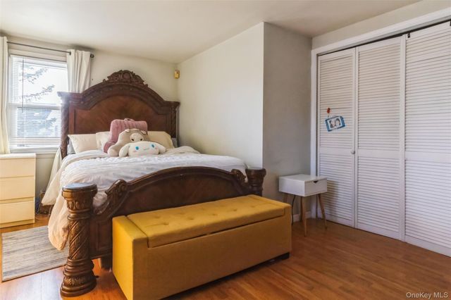 91 Grant Drive E, Valley Stream, NY 11580