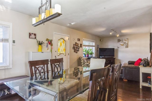 91 Grant Drive E, Valley Stream, NY 11580