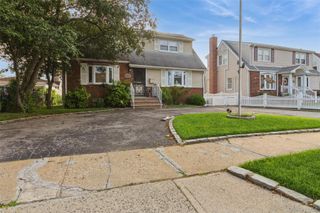 91 Grant Drive E, Valley Stream, NY 11580
