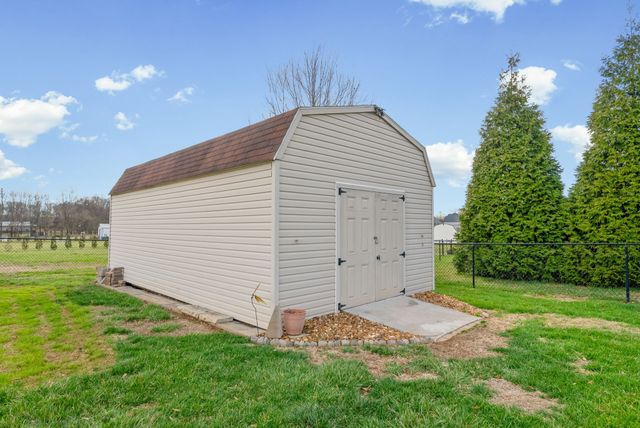 4520 Crossroads Drive, Clarksville, TN 37040