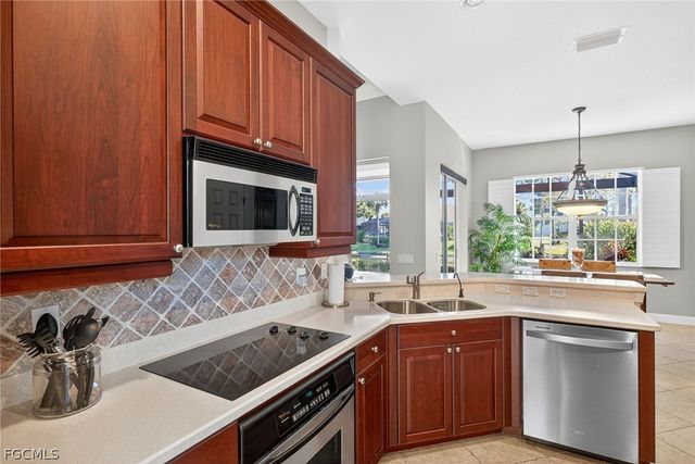 8943 Greenwich Hills WAY, Fort Myers, FL 33908