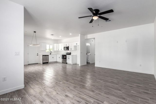 9025 W Bruce Street, Tucson, AZ 85735