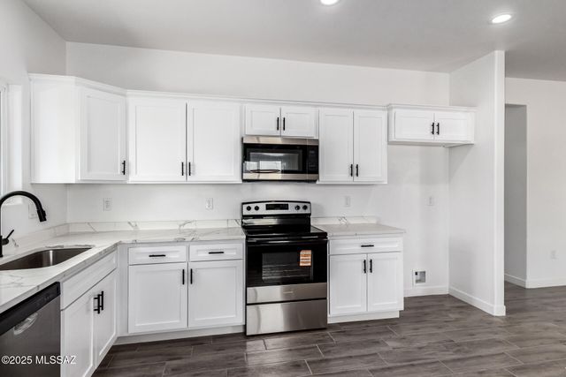 9025 W Bruce Street, Tucson, AZ 85735