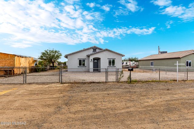 9025 W Bruce Street, Tucson, AZ 85735