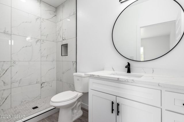 9025 W Bruce Street, Tucson, AZ 85735