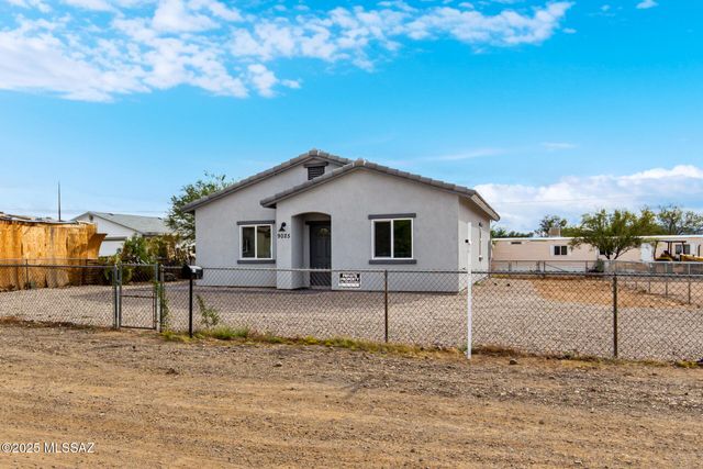 9025 W Bruce Street, Tucson, AZ 85735