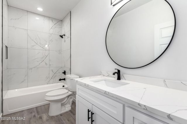 9025 W Bruce Street, Tucson, AZ 85735