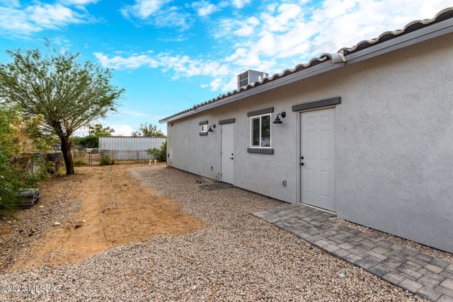 9025 W Bruce Street, Tucson, AZ 85735