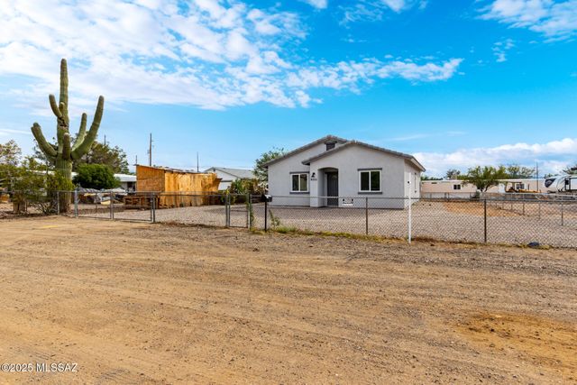 9025 W Bruce Street, Tucson, AZ 85735
