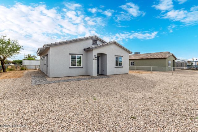 9025 W Bruce Street, Tucson, AZ 85735