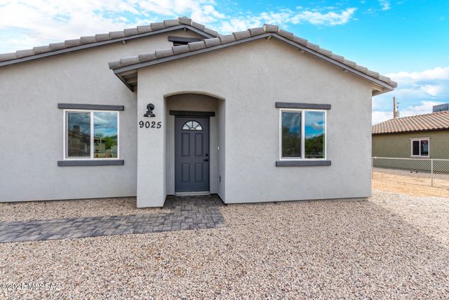 9025 W Bruce Street, Tucson, AZ 85735