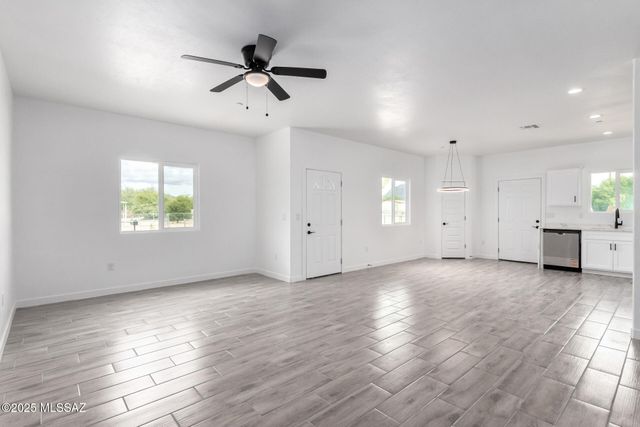 9025 W Bruce Street, Tucson, AZ 85735