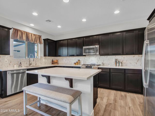 14226 W COTTONTAIL Lane, Surprise, AZ 85387