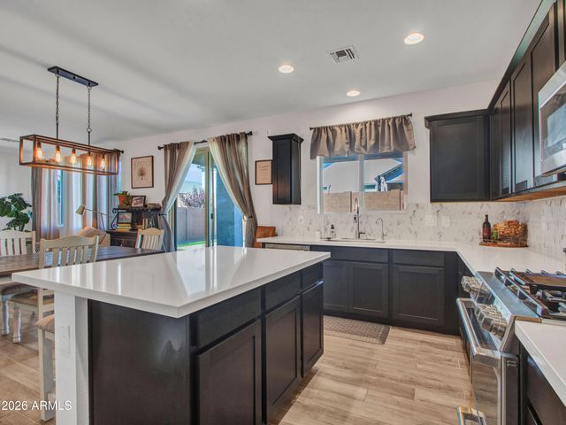 14226 W COTTONTAIL Lane, Surprise, AZ 85387