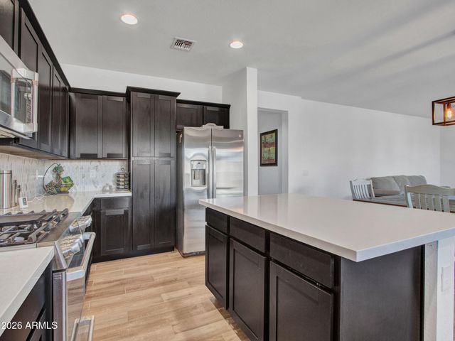 14226 W COTTONTAIL Lane, Surprise, AZ 85387