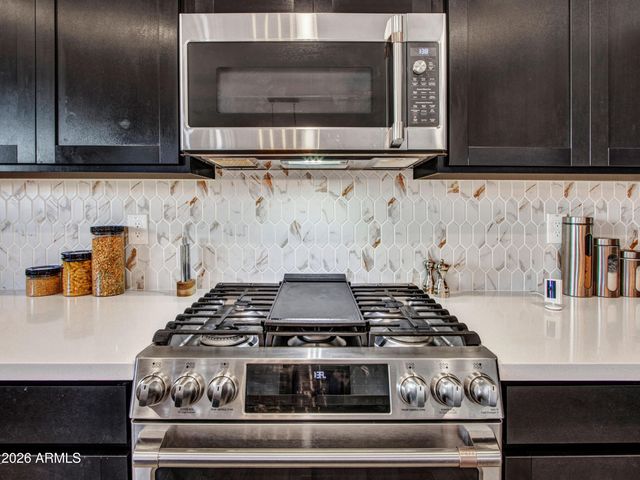 14226 W COTTONTAIL Lane, Surprise, AZ 85387