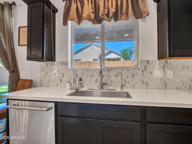 14226 W COTTONTAIL Lane, Surprise, AZ 85387