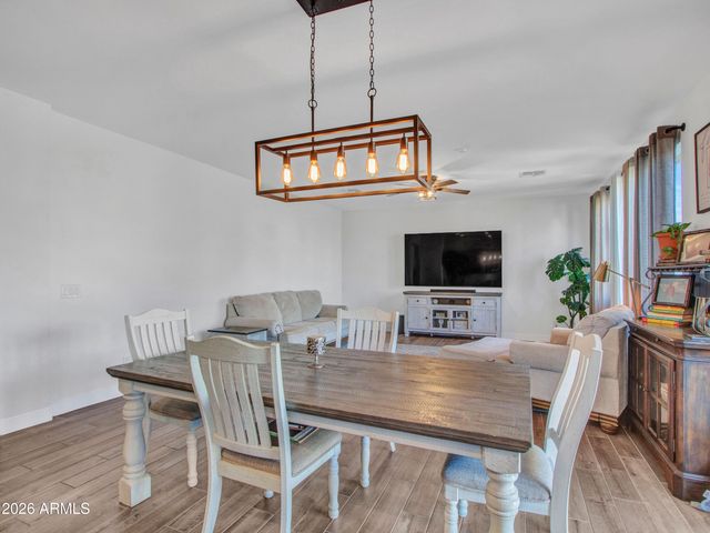 14226 W COTTONTAIL Lane, Surprise, AZ 85387