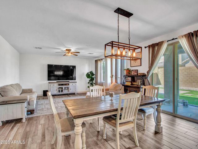 14226 W COTTONTAIL Lane, Surprise, AZ 85387