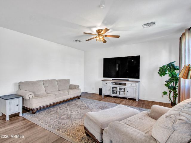 14226 W COTTONTAIL Lane, Surprise, AZ 85387