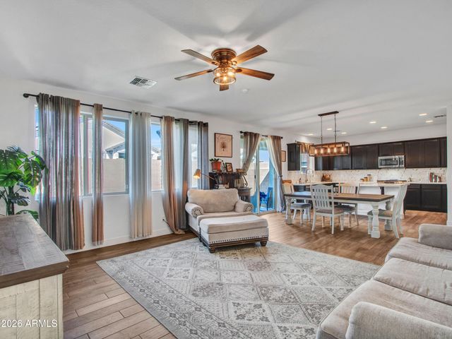 14226 W COTTONTAIL Lane, Surprise, AZ 85387