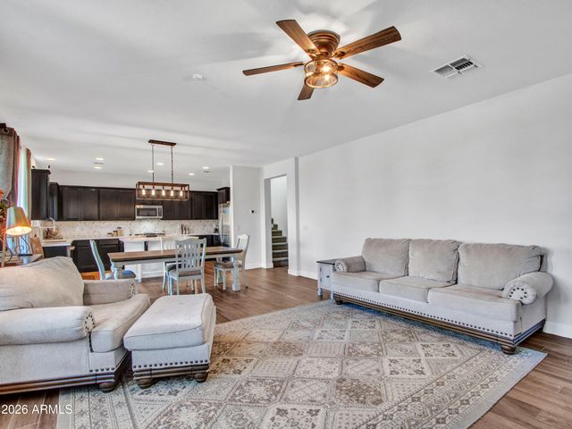 14226 W COTTONTAIL Lane, Surprise, AZ 85387