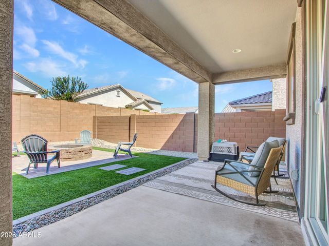 14226 W COTTONTAIL Lane, Surprise, AZ 85387