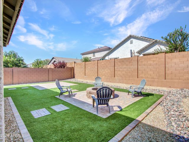 14226 W COTTONTAIL Lane, Surprise, AZ 85387