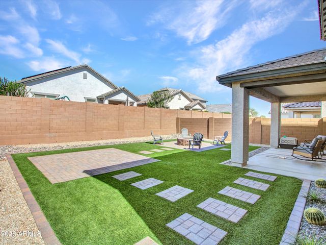 14226 W COTTONTAIL Lane, Surprise, AZ 85387
