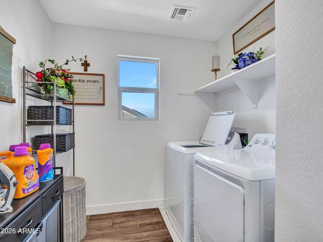 14226 W COTTONTAIL Lane, Surprise, AZ 85387