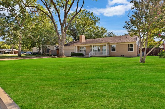 805 Cedar Springs Terrace, Arlington, TX 76010